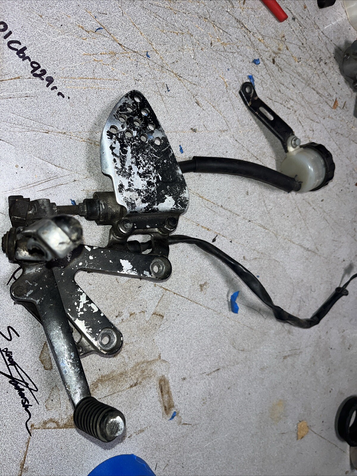 1996 Honda CBR900RR RIGHT REAR SET FOOT PEG BRAKE SET