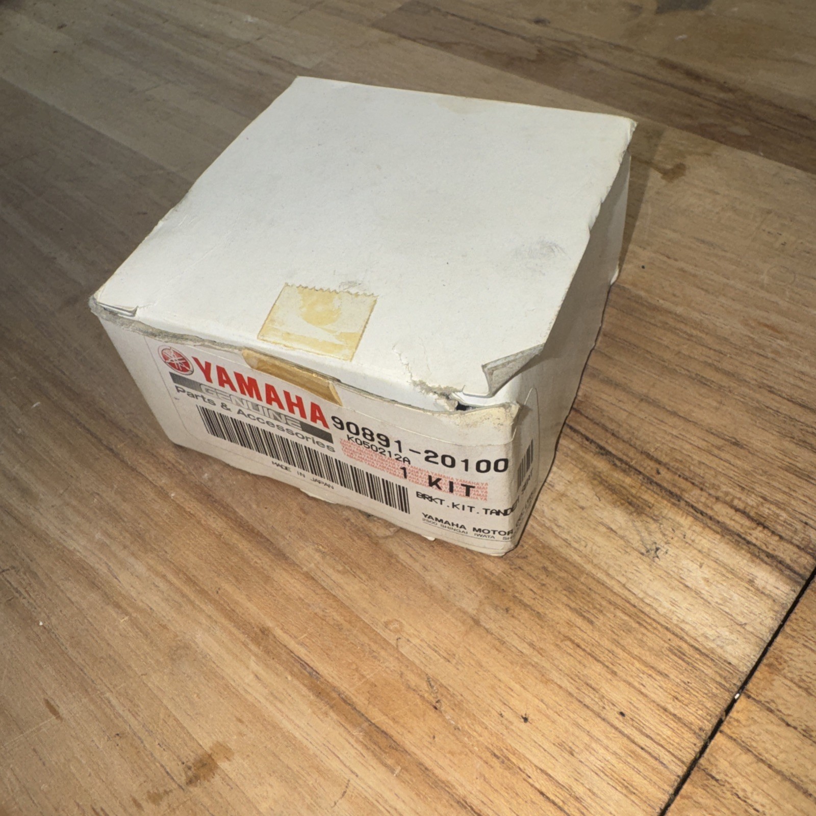 NOS OEM Yamaha 90891-20100 Bracket Kit 