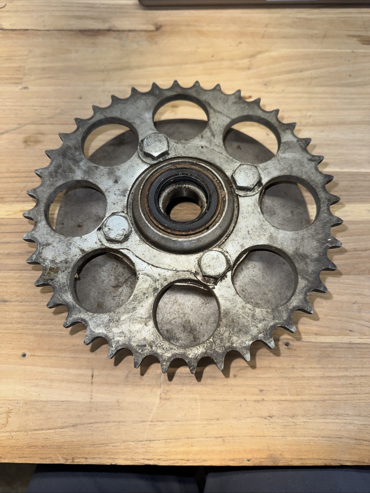 1975 YAMAHA RD350  ? REAR WHEEL HUB SPROCKET ASSEMBLY